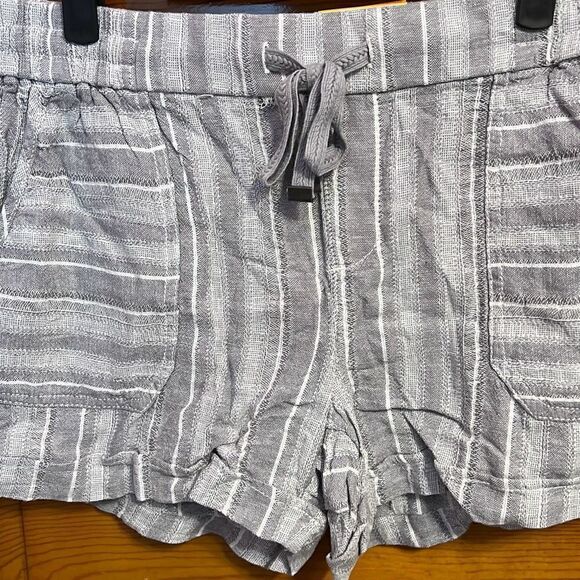 Style & Co. Grey Stripe Comb Linen Blend Soft Mid Rise Shorts Women’s Small - Picture 2 of 5